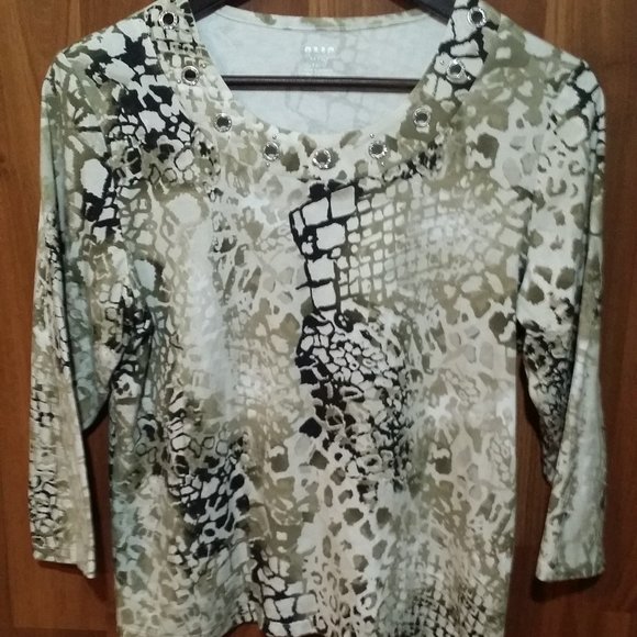 Alia Petite Set- Zipper Jacket & 3/4 Sleeve Shirt - Picture 8 of 15